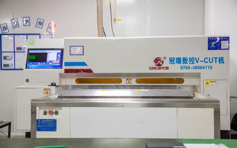 12、數(shù)控V-CUT機(jī).jpg
